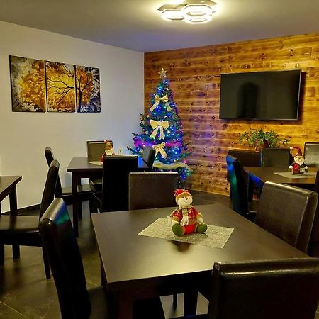 Casa Raisa Hotel Busteni Ngoại thất bức ảnh