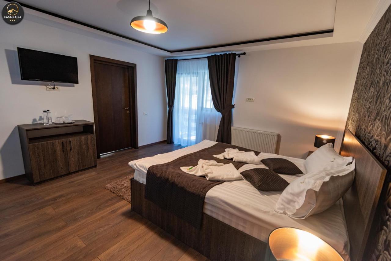Casa Raisa Hotel Busteni Ngoại thất bức ảnh