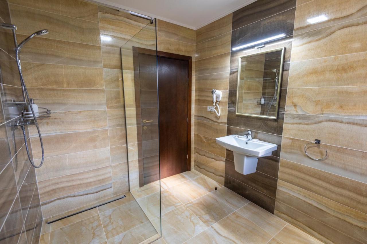 Casa Raisa Hotel Busteni Ngoại thất bức ảnh