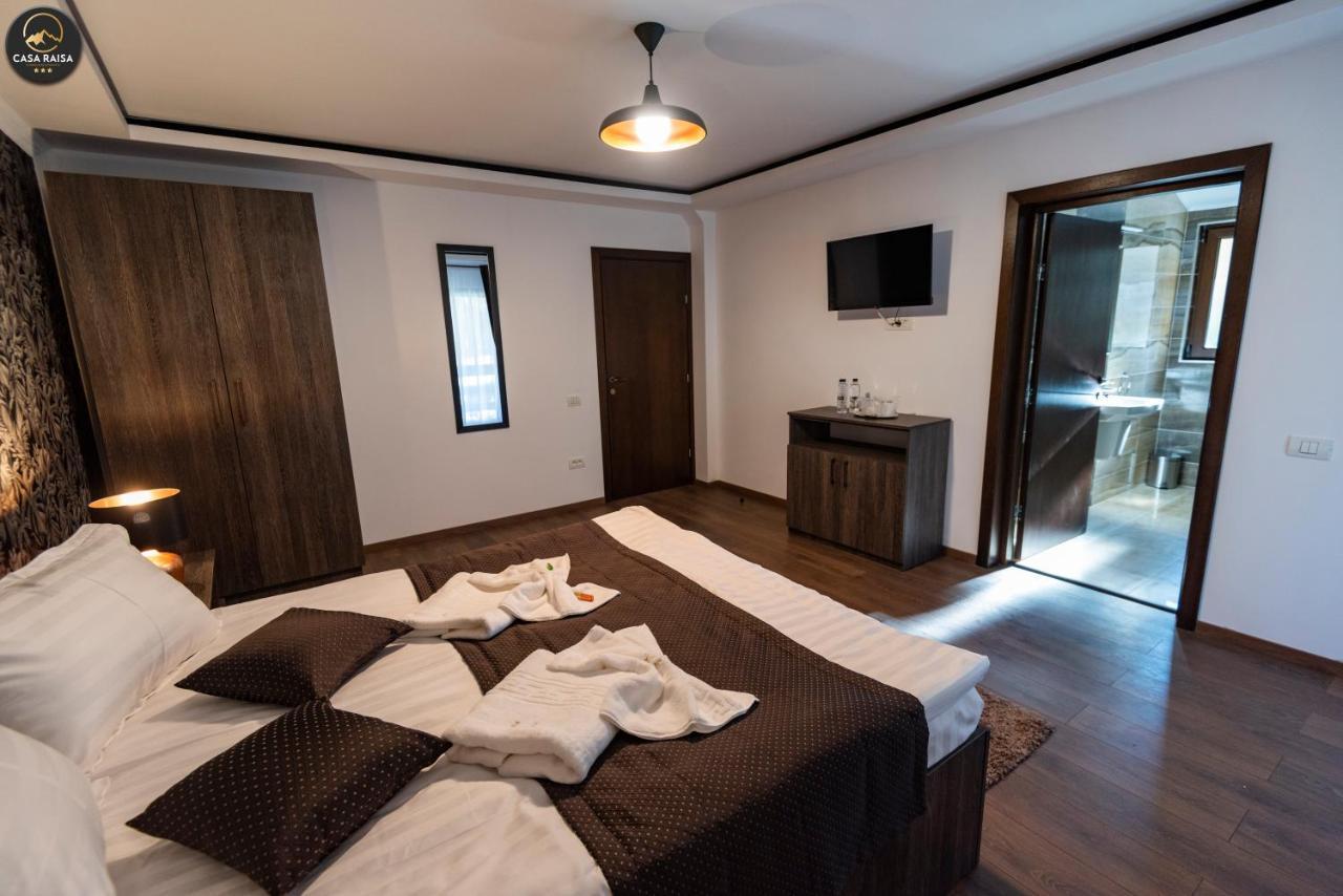 Casa Raisa Hotel Busteni Ngoại thất bức ảnh