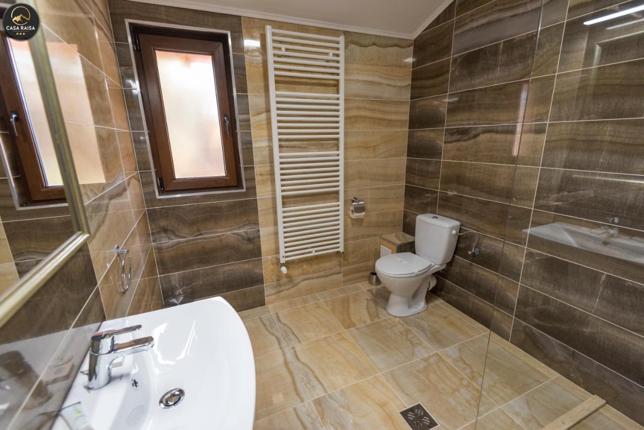 Casa Raisa Hotel Busteni Ngoại thất bức ảnh